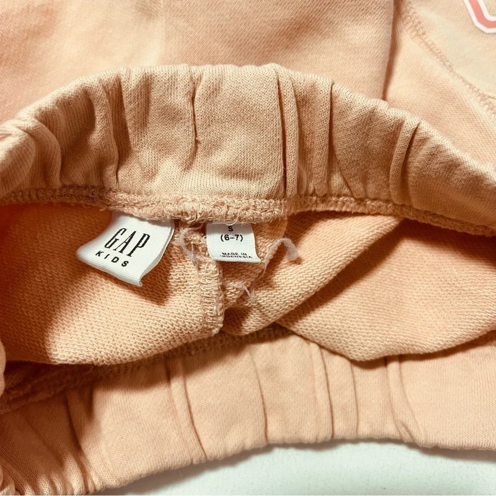 GAP Girls Size Small (6-7) Logo Casual Shorts - Tan and Cream /Peach EUC Comfy